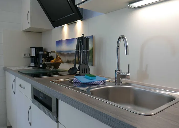 L Zeltplatzstraße 29 *